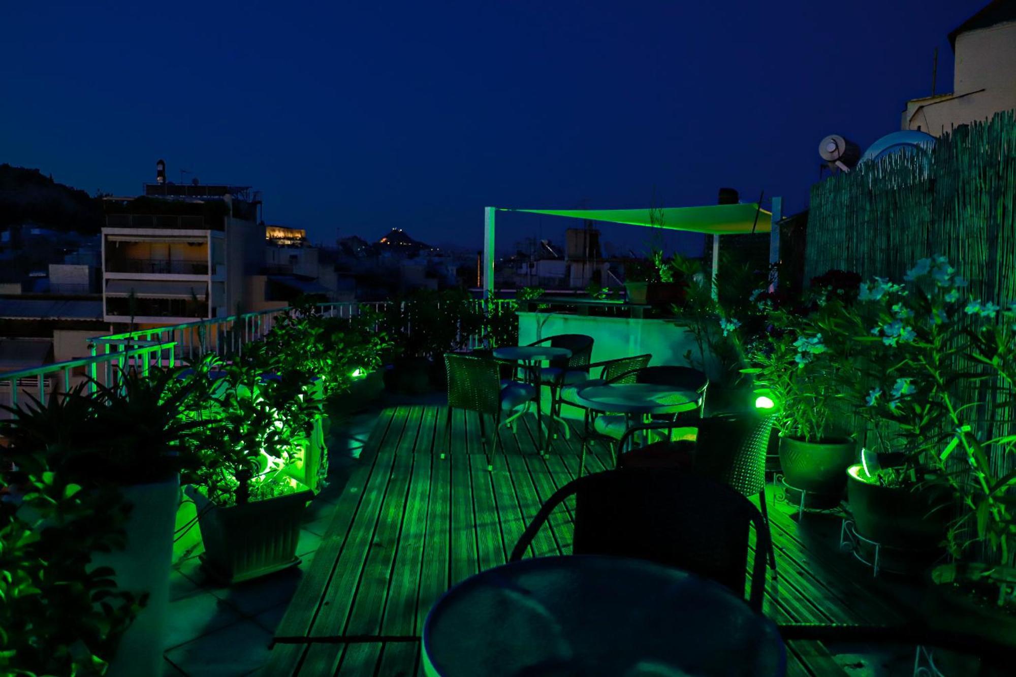 Renovated Apartment With Roof Garden Access, 15 M Walk To Acropolis Athens Exterior photo