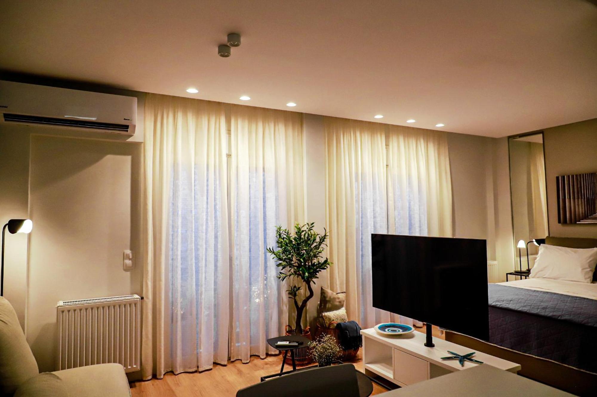 Renovated Apartment With Roof Garden Access, 15 M Walk To Acropolis Athens Exterior photo