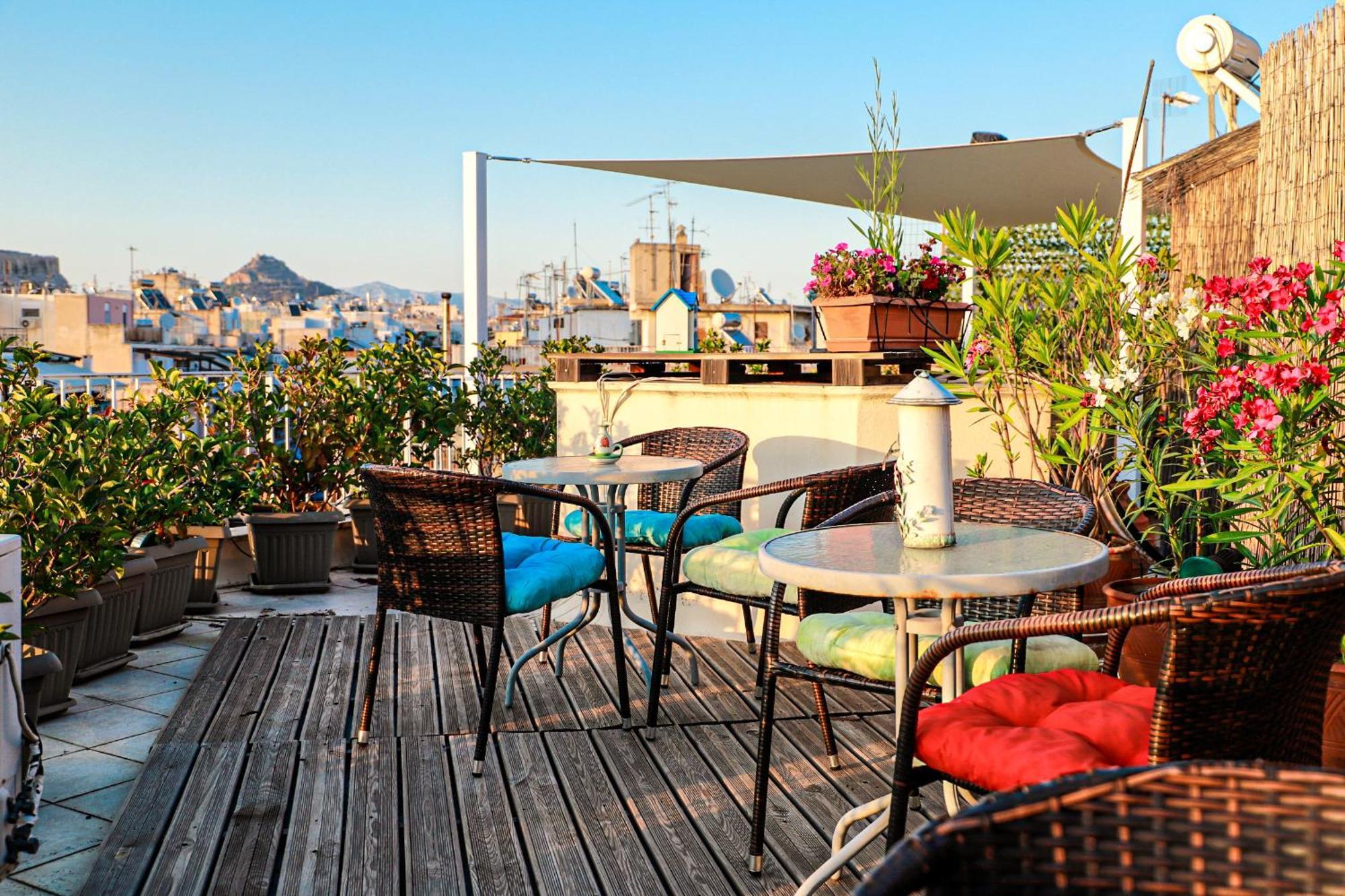 Renovated Apartment With Roof Garden Access, 15 M Walk To Acropolis Athens Exterior photo