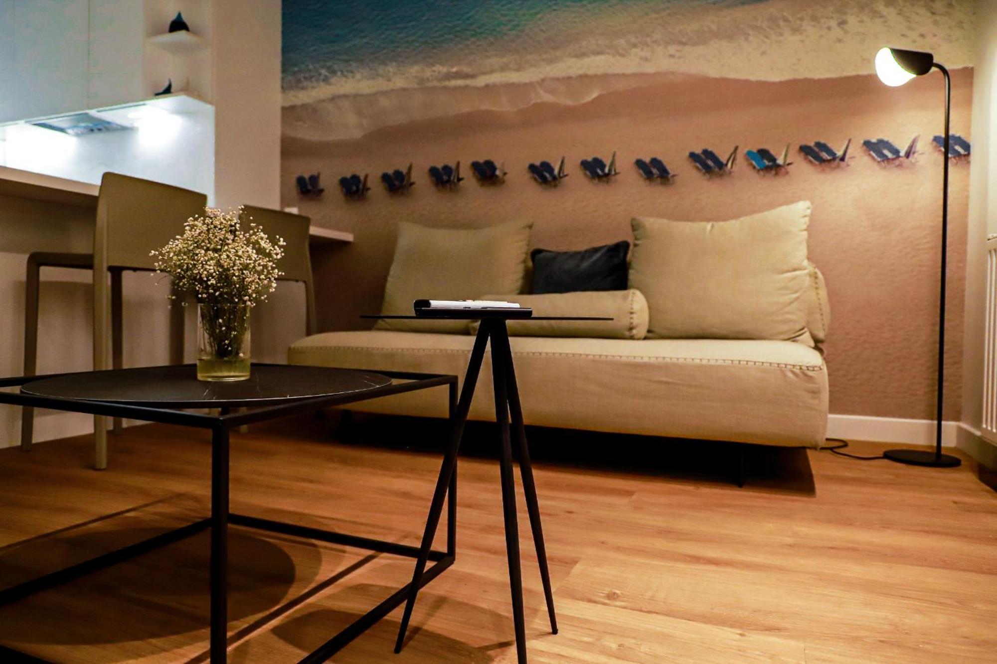 Renovated Apartment With Roof Garden Access, 15 M Walk To Acropolis Athens Exterior photo