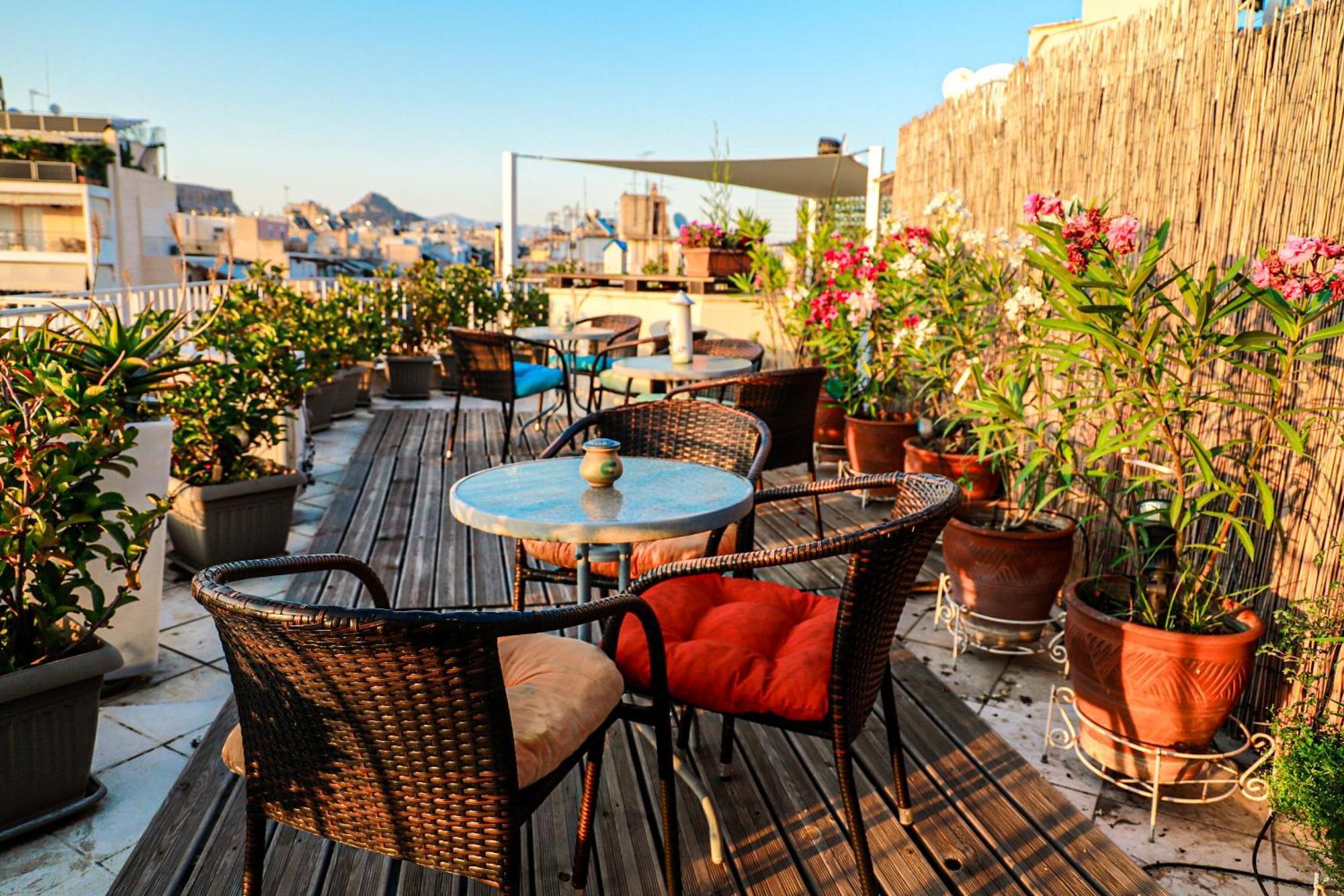Renovated Apartment With Roof Garden Access, 15 M Walk To Acropolis Athens Exterior photo